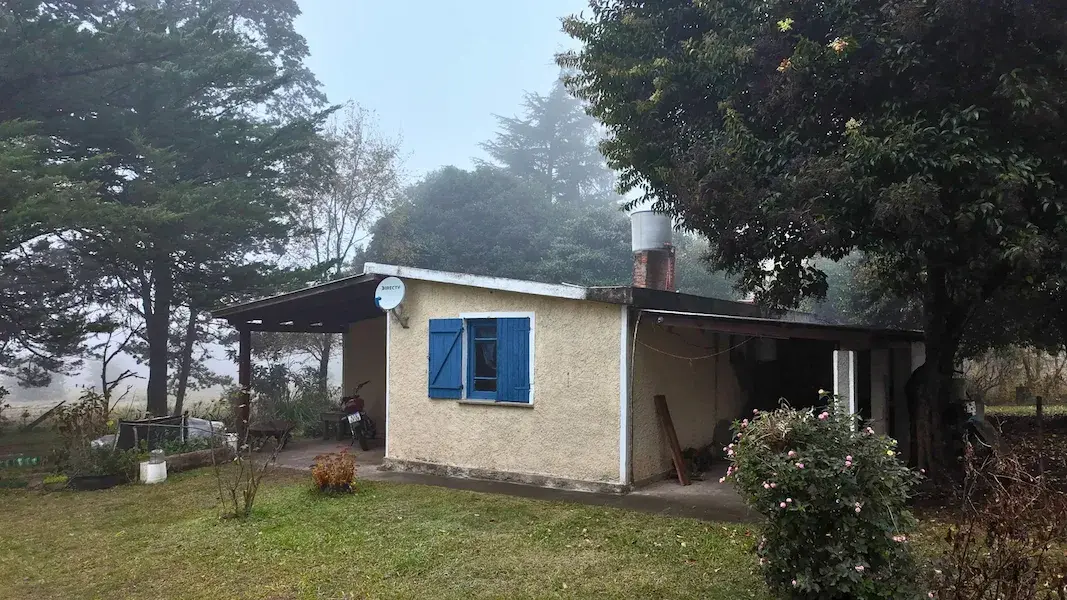 Fachada de casa de 2 dormitorios con galería en venta en Athos Pampa, Valle de Calamuchita, Córdoba