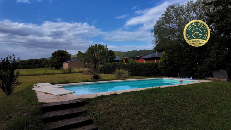 Casa con Departamento, Pileta y Vista a las Sierras de Calamuchita