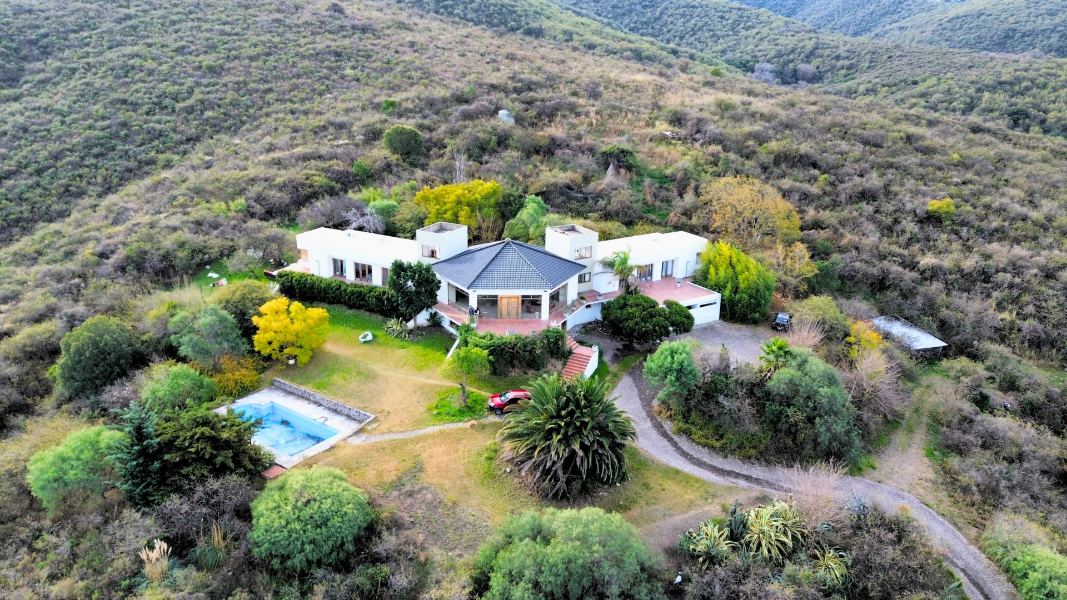Residencia premium en lo alto de Villa Rumipal, con vistas panorámicas al lago y las sierras – foto 2