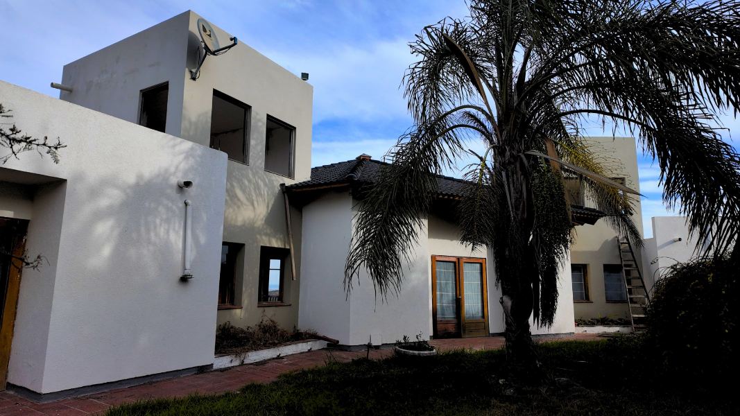 Residencia premium en lo alto de Villa Rumipal, con vistas panorámicas al lago y las sierras – foto 6