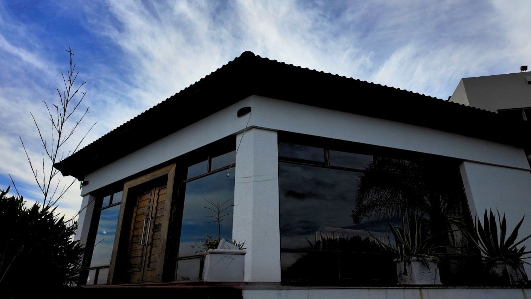Residencia premium en lo alto de Villa Rumipal, con vistas panorámicas al lago y las sierras – foto 8