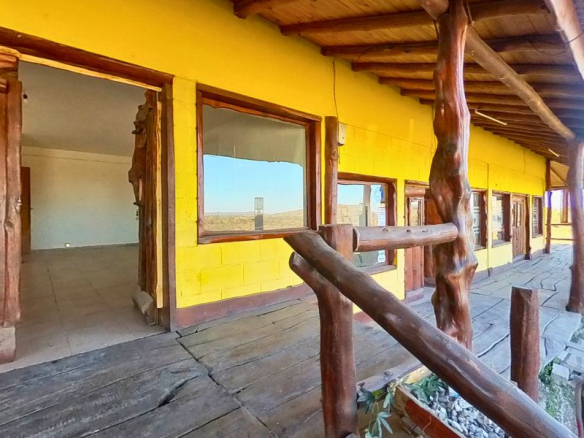 Locales comerciales sobre Ruta 5, en el acceso a Villa Rumipal – foto 1